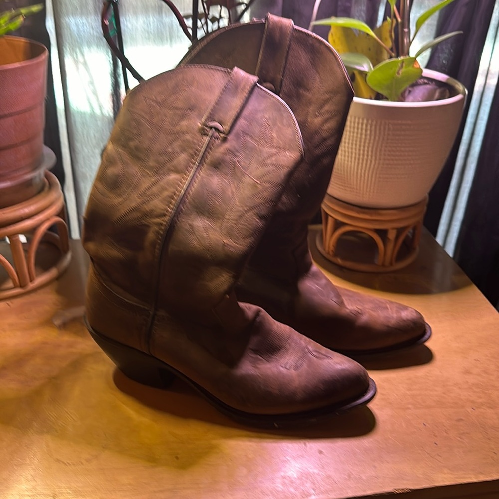 Women’s cowboy boots